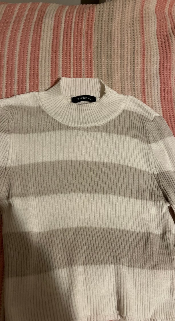 Uzun Kollu Bej Çizgili Örgü Kazak - Görsel 2