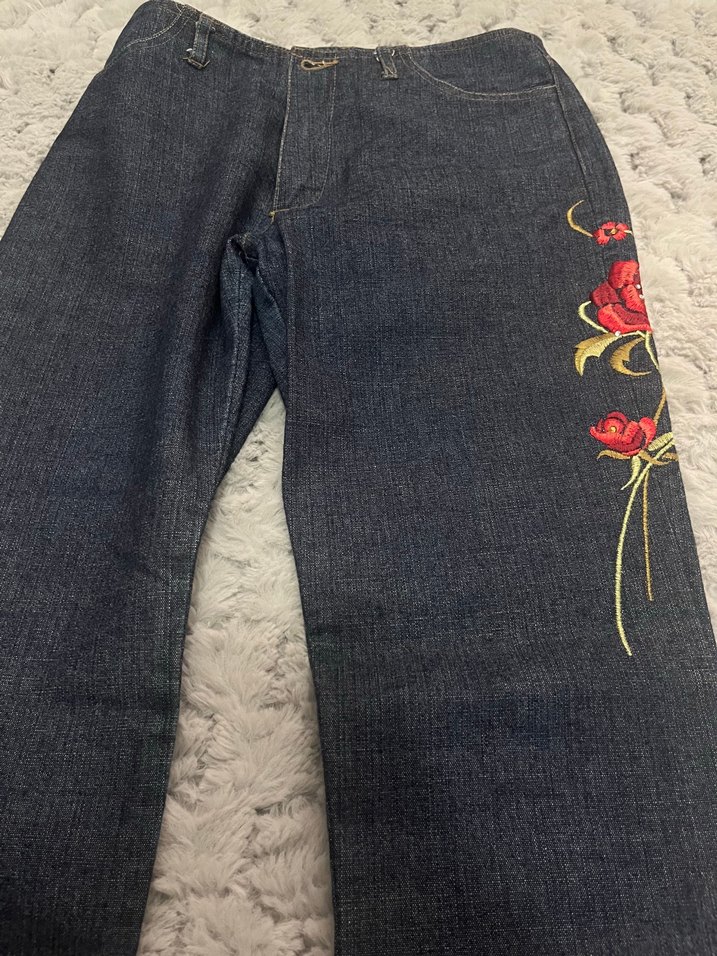 Koyu Lacivert Çiçek İşlemeli Denim Jean — görsel 4/5