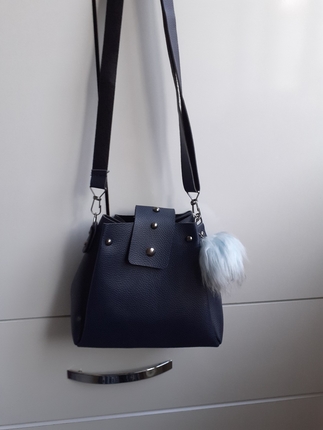 Bershka siyah kol cantasi