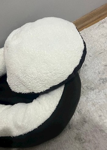 Beyaz ve Gri Yuvarlak Kedi Yatağı - Görsel 3