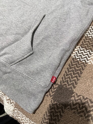 m Beden Levi?s sweatshirt