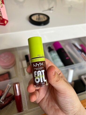 Nyx fat oil