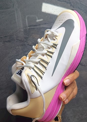 Nike Nike Beyaz Renkli Kadın Spor Ayakkabı