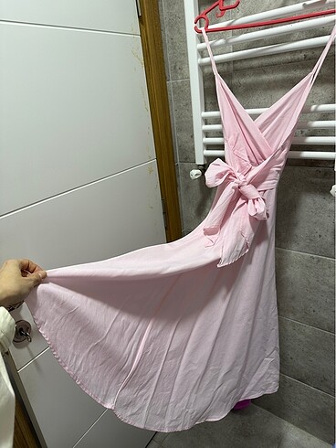 Diğer Zara model butik ürünü uçuk pembe elbise