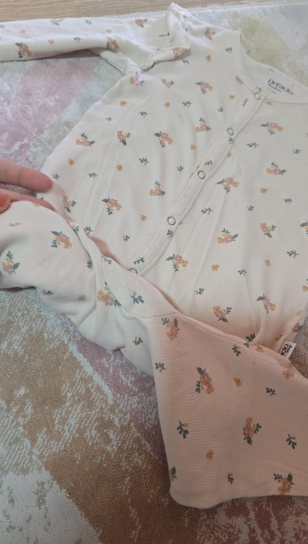 Bej Renkli Dantelli Baskılı Bebek Tulumu - Görsel 4