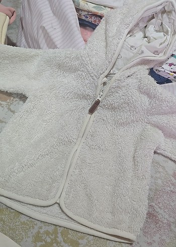 Beyaz Kapüşonlu Bebek Takımı, Uzun Kollu - Görsel 5