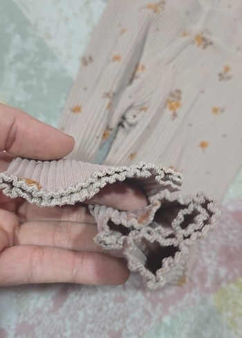 Kız Bebek Bej Çiçekli Fırfırlı Takım - Görsel 6