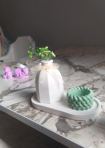 Beyaz Şişe Vazo ve Pastel Mum Seti