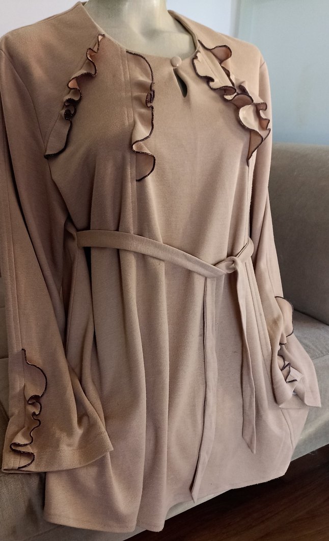 Vintage Bej renkli hamile Fırfırlı tunik. 
İkizler marka - Görsel 5