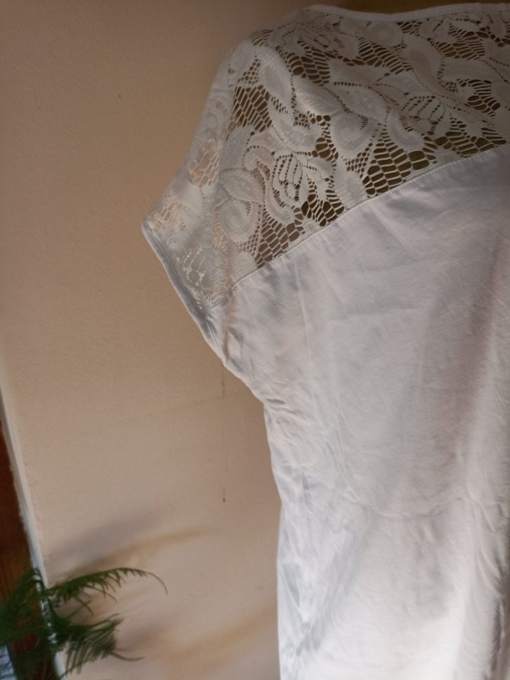Dantel Detaylı Beyaz Kadın Bluz - Görsel 3