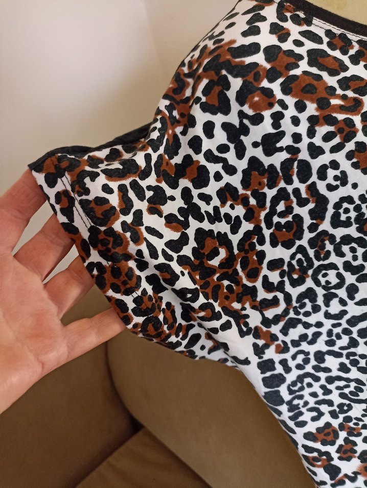Leopar Desenli V Yaka Kadın Bluz - Görsel 4