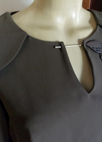 Gri Uzun V Yakalı Drapeli Kadın Elbise - Görsel 3