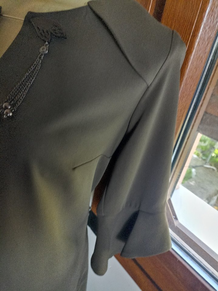 Gri Uzun V Yakalı Drapeli Kadın Elbise - Görsel 4