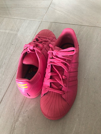 Adidas Sneakers