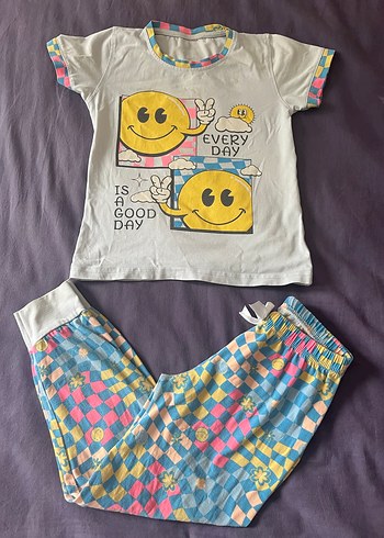 Kız Çocuk Renkli Batik Desenli Kısa Kollu Pijama