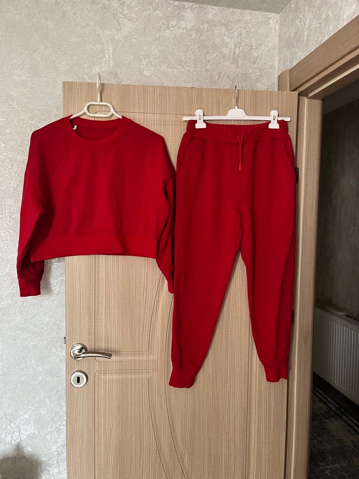 Kırmızı Rahat Kesim Kadın Eşofman Takımı - Görsel 3