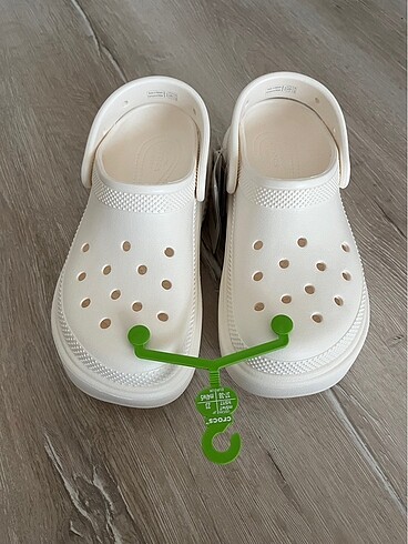 37 Beden beyaz Renk Crocs terlik
