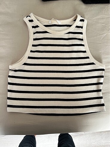 H&M crop