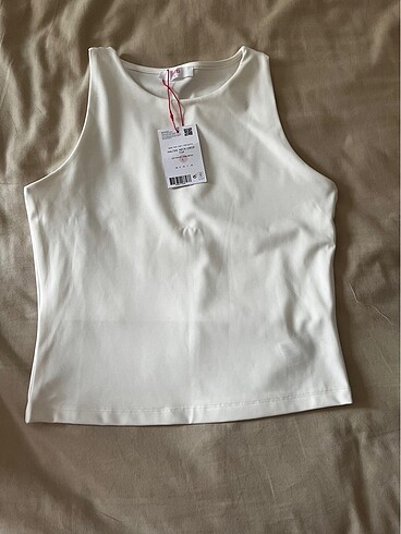 Penti Halter Yaka Kırık Beyaz Crop Üst