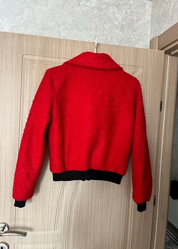 Kırmızı keçe ribanalı kısa mont - Görsel 3