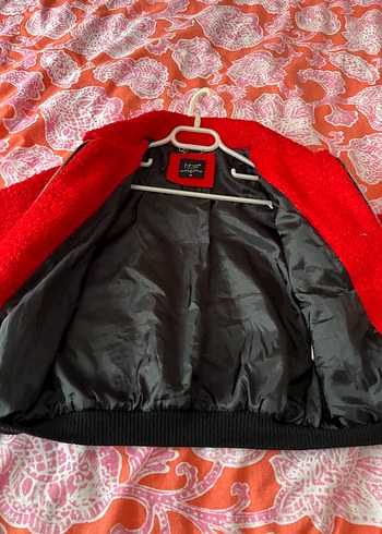 Kırmızı keçe ribanalı kısa mont - Görsel 4