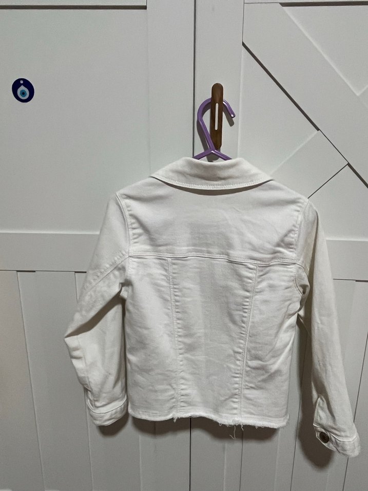 Kız Çocuk Beyaz Düğmeli Kot Ceket - Görsel 3