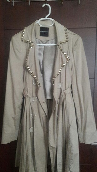 trenchcoat.