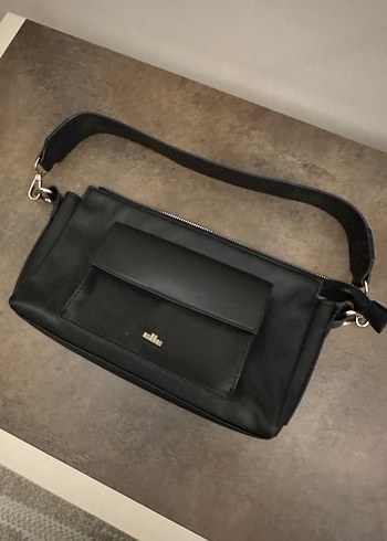 Elle Siyah Deri Fermuarlı Minimalist Kadın Çanta - Görsel 2