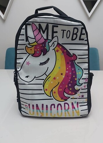 Lisanslı okul çantası 150 tl