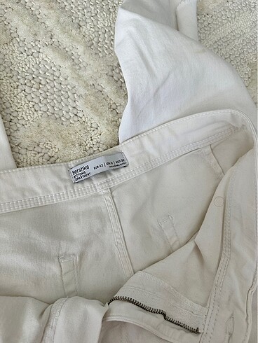 Bershka beyaz pantalon