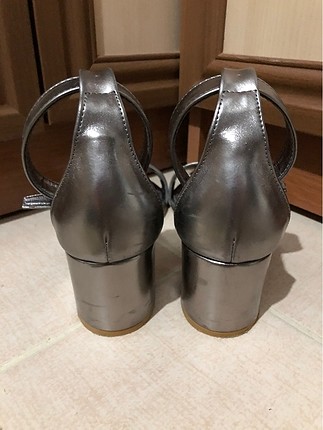 38 Beden Gümüş bantlı topuklu ayakkabı