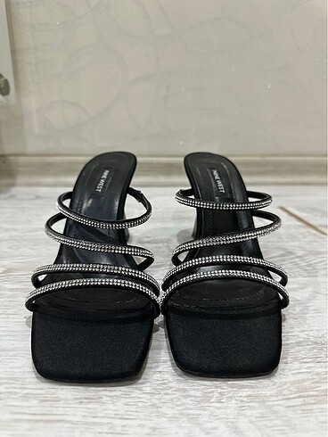 Nine West Siyah Işıltılı Terlik 38 - Görsel 6