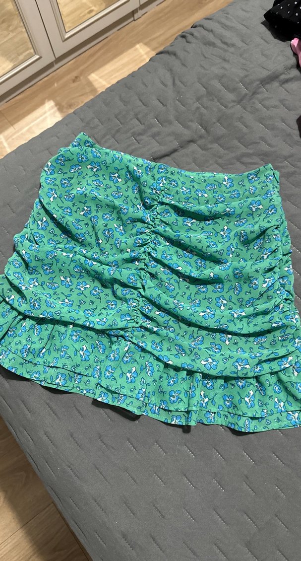 Yeşil Renkli Fırfırlı Mini Etek S beden - Görsel 2