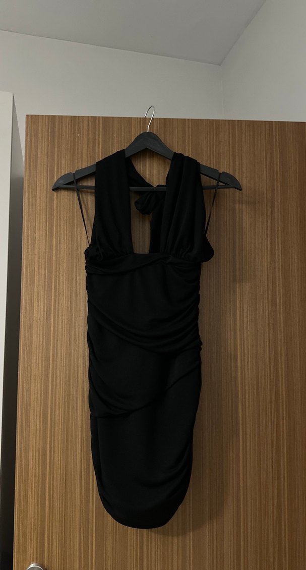 Siyah Drapeli Uzun Halter Yaka Kadın Elbise - Görsel 3