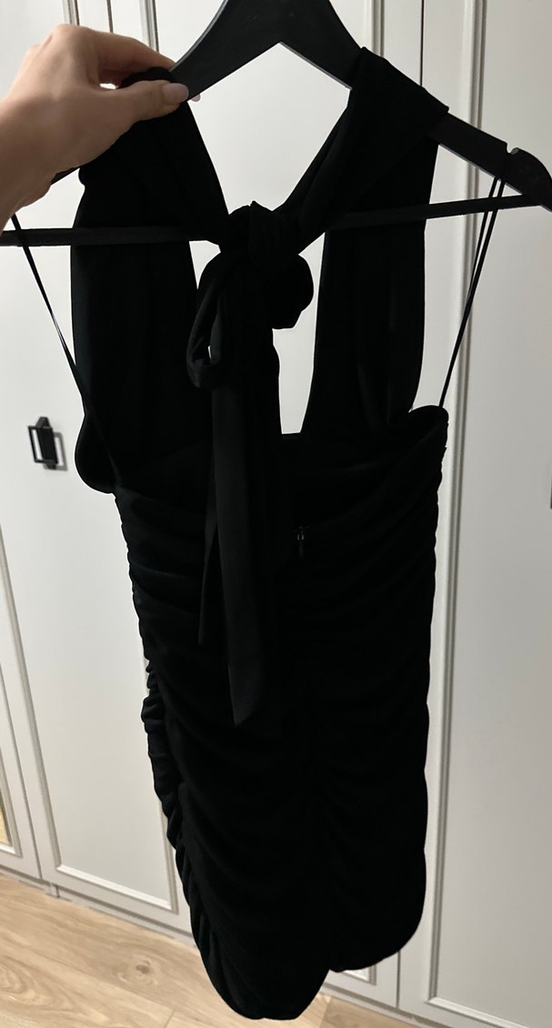 Siyah Drapeli Uzun Halter Yaka Kadın Elbise - Görsel 4