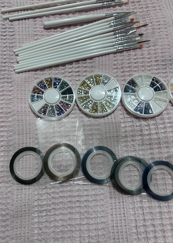 Renkli Tırnak Süsleme Seti ve Fırçalar - Görsel 2