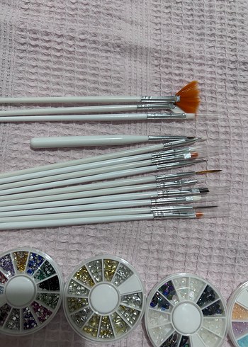Renkli Tırnak Süsleme Seti ve Fırçalar - Görsel 4