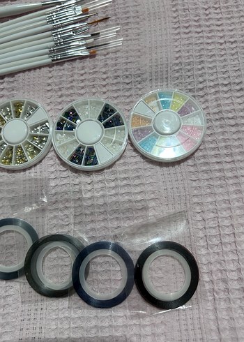 Renkli Tırnak Süsleme Seti ve Fırçalar - Görsel 3