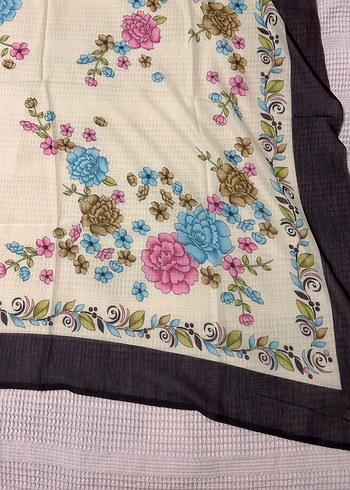 Çiçek Desenli Bohem Kadın Fuları - Görsel 2