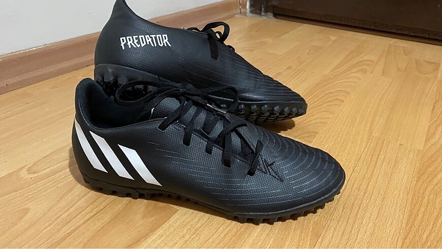 Adidas Krampon Halı Saha Ayakkabısı