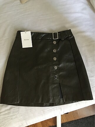 Bershka yırtmaçlı etek