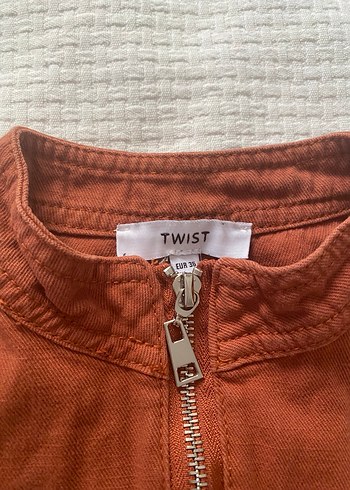 Kemerli Kahverengi Kadın Kısa Tulum - Görsel 3