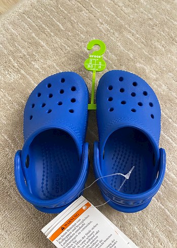 21 Beden Crocs Erkek Çocuk Mavi Cırtlı Terlik