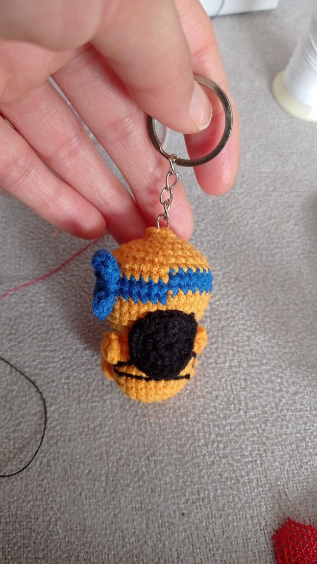 Renkli Örgü Kadın Anahtarlık - Görsel 2