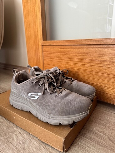 SKECHERS SPOR AYAKKABI
