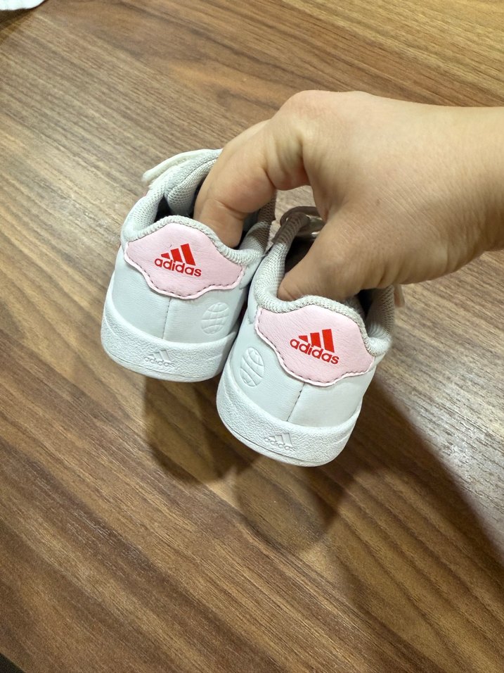 Kız Çocuk Beyaz Cırt Cırtlı Spor Ayakkabı - Görsel 3