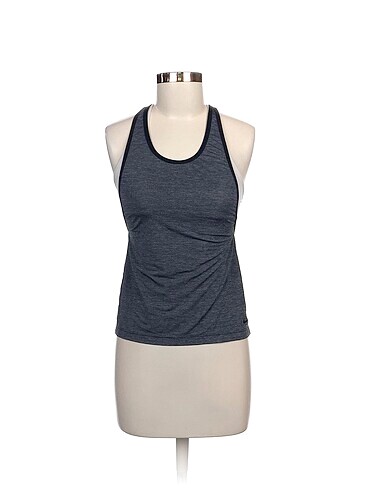 Nike T-shirt %70 İndirimli.