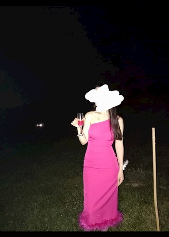 Pembe otrişli Midi Elbise - Görsel 2