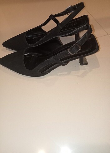 Zara Arkasi açık stiletto