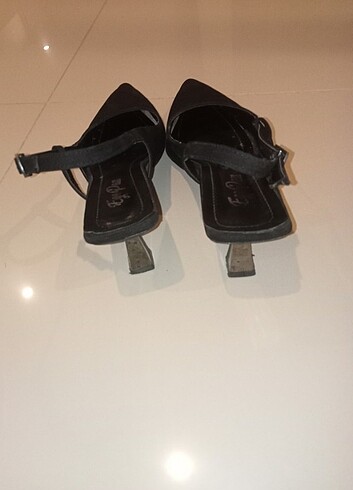 38 Beden Arkasi açık stiletto